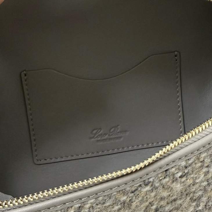 Picture of Loro Piana Handbags _SKUfw222106200fw